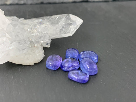 Tanzanite 4x6mm, 5x7mm rectangle cabochon