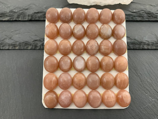 GoldSand Moonstone oval 10x12mm cabochon