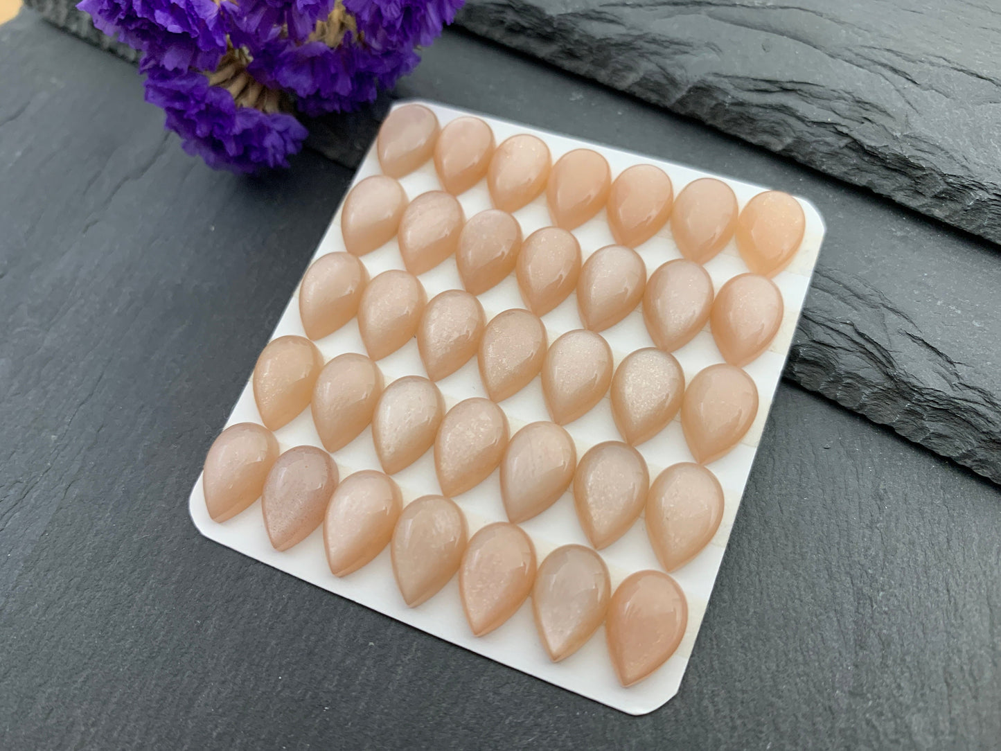 Peach Moonstone pear 8x12mm cabochon - Calibrated cabochons
