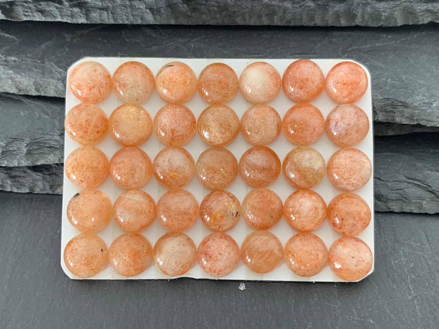 Sunstone round 10mm cabochon - Calibrated cabochons