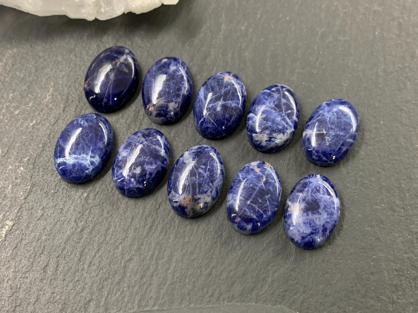 Sodalite oval 10x14mm cabochon