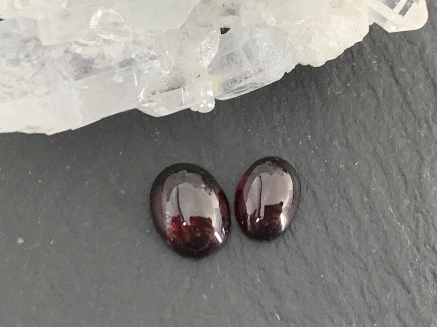 Natural Rhodolite Garnet oval 5x7mm, 6x8mm cabochon