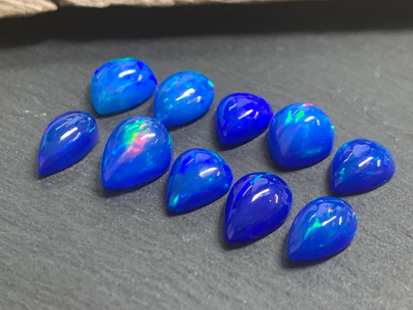 Ethiopian Opal pear 9-11mm long cabochon - Natural Opal smoked to blue color