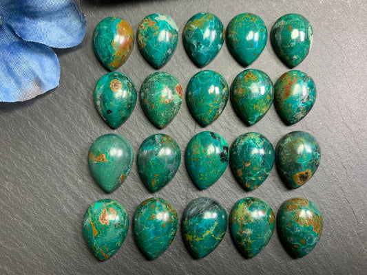 Chrysocolla pear 15x20mm cabochon (Peru)