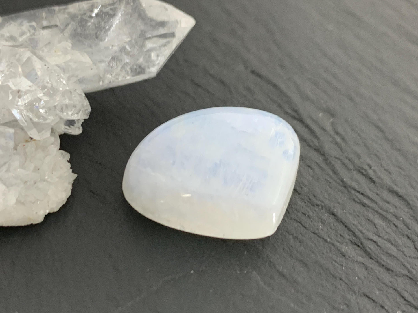 Rainbow Moonstone pear 16x19x7mm cabochon