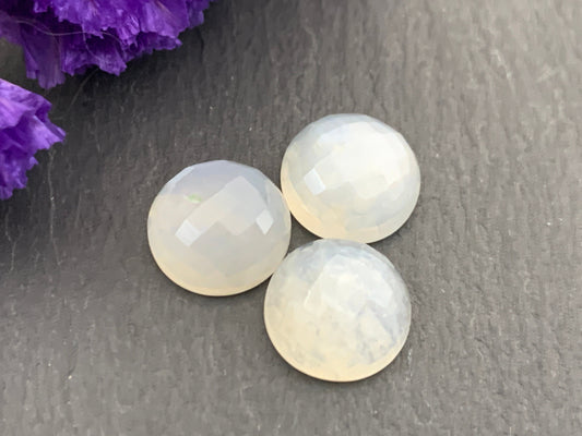 Faceted White Moonstone round 10mm cabochon - Calibrated cabochons