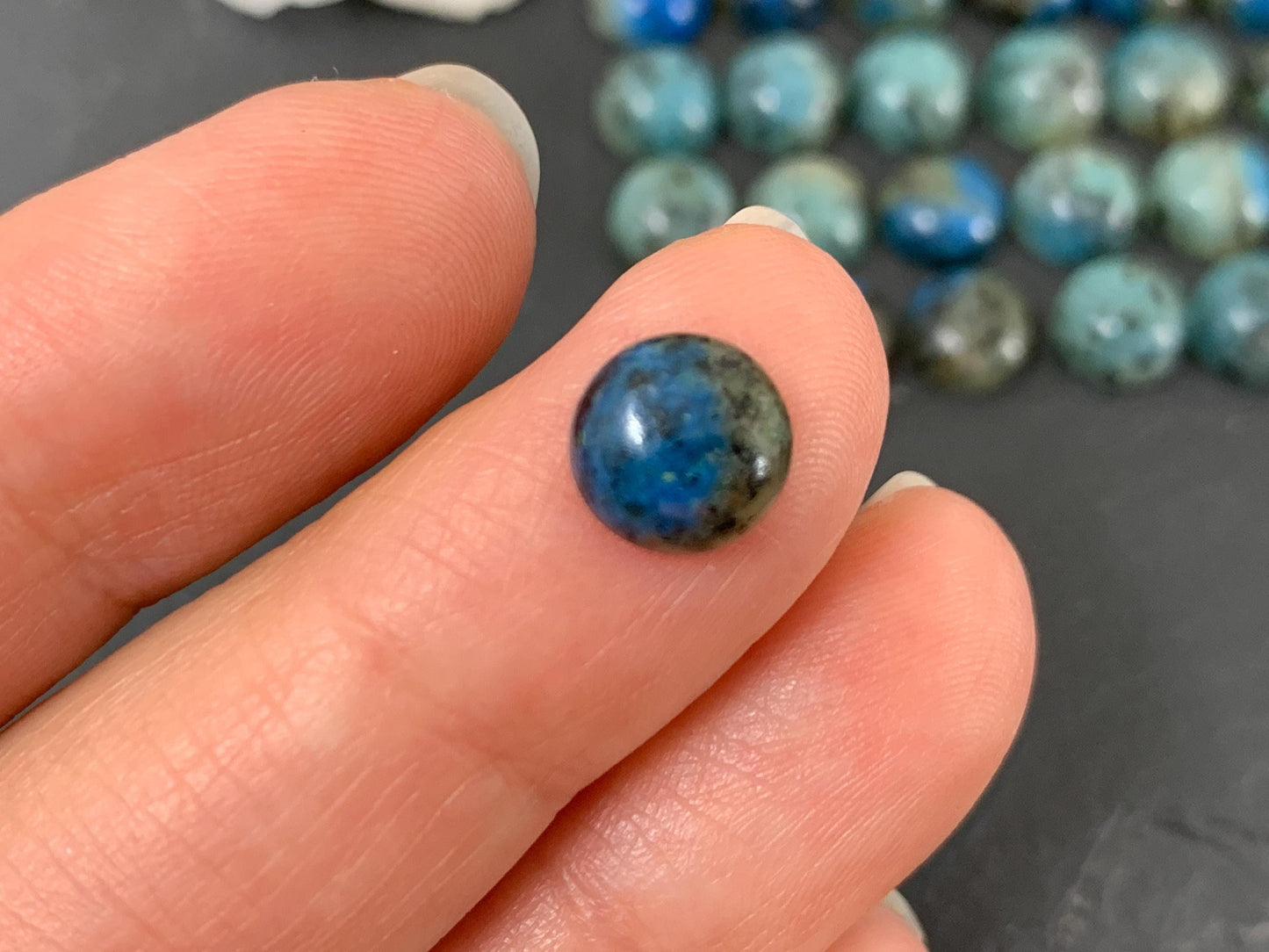 Azurite in Granite round 8mm cabochon - Calibrated cabochons