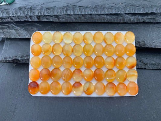 Carnelian oval 10x12mm cabochon - Calibrated cabochons