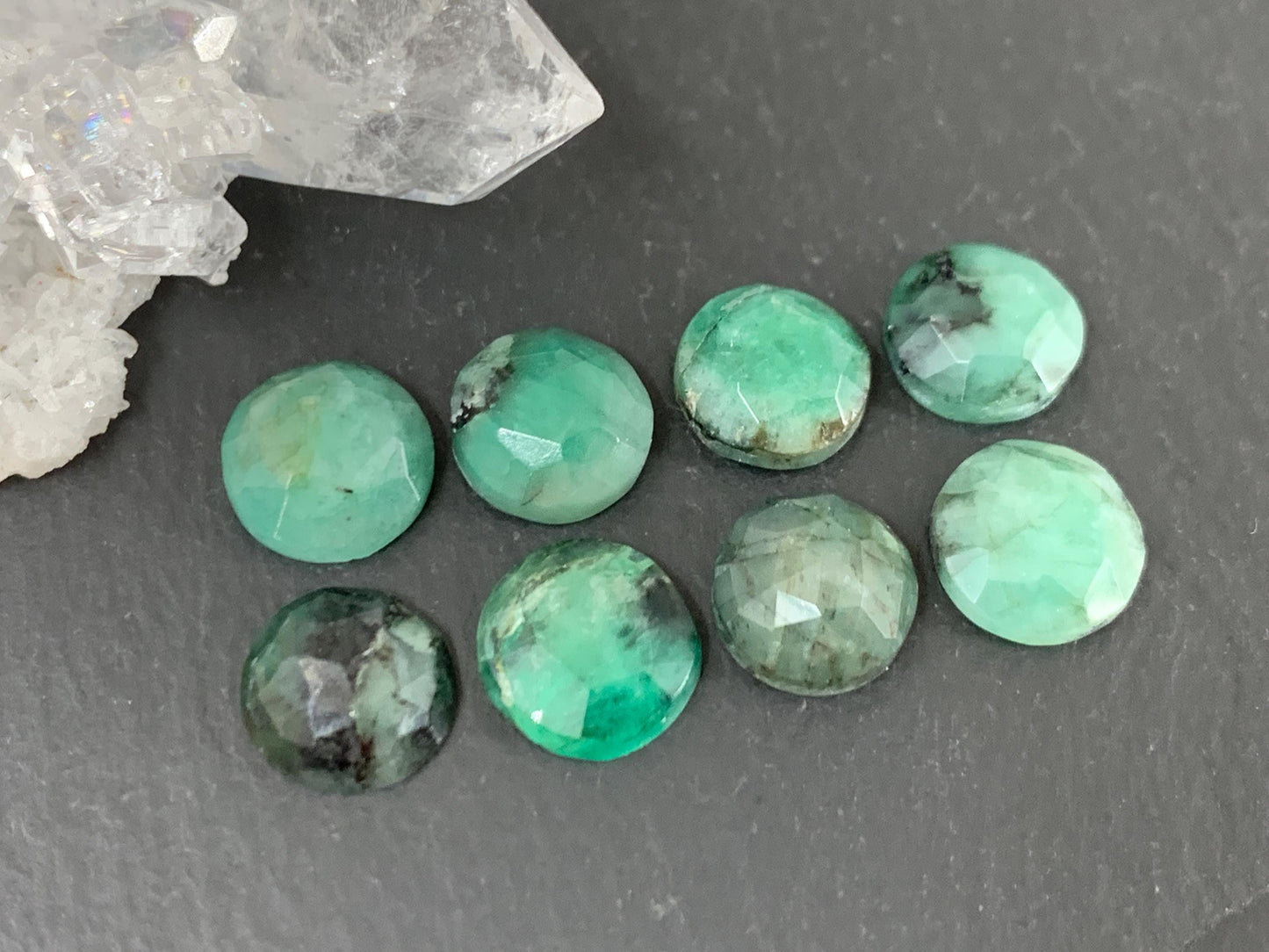 Rose cut Emerald round 8mm cabochon.