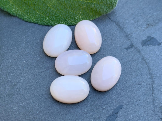 Pink Opal oval 10x14mm Cabochon