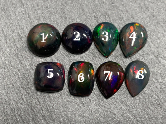 Ethiopian Opal 7-9mm cabochon