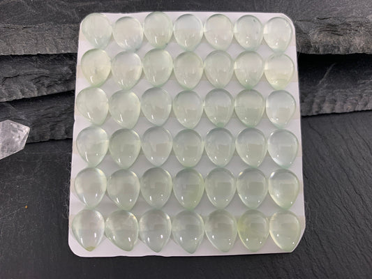 Prehnite pear 8x10mm cabochon - Calibrated cabochons