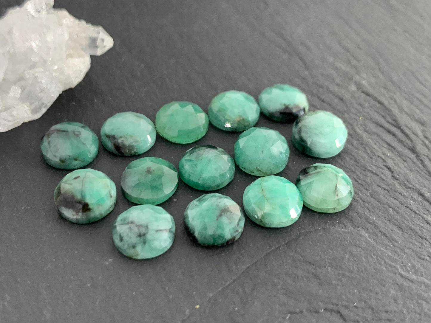 Faceted Emerald round 8mm cabochon