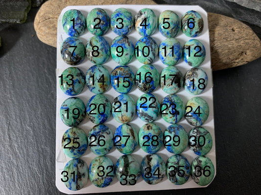 Azurite oval 10x12mm cabochon - Calibrated cabochons