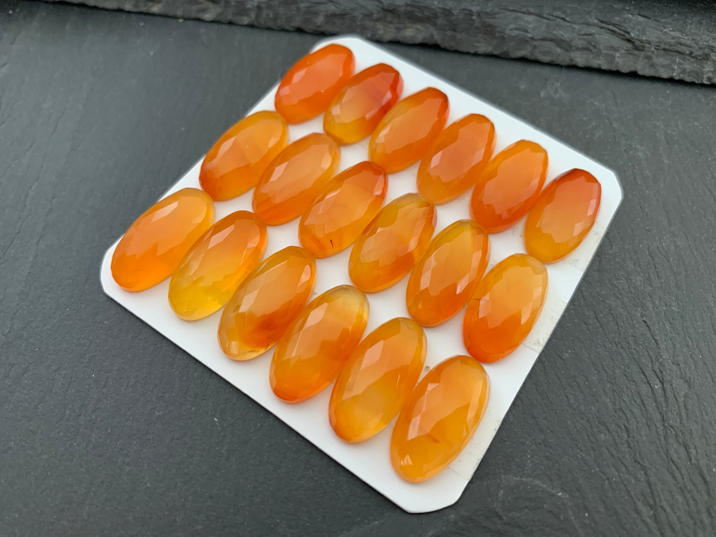 Carnelian oval 10x20mm cabochon - Calibrated cabochons
