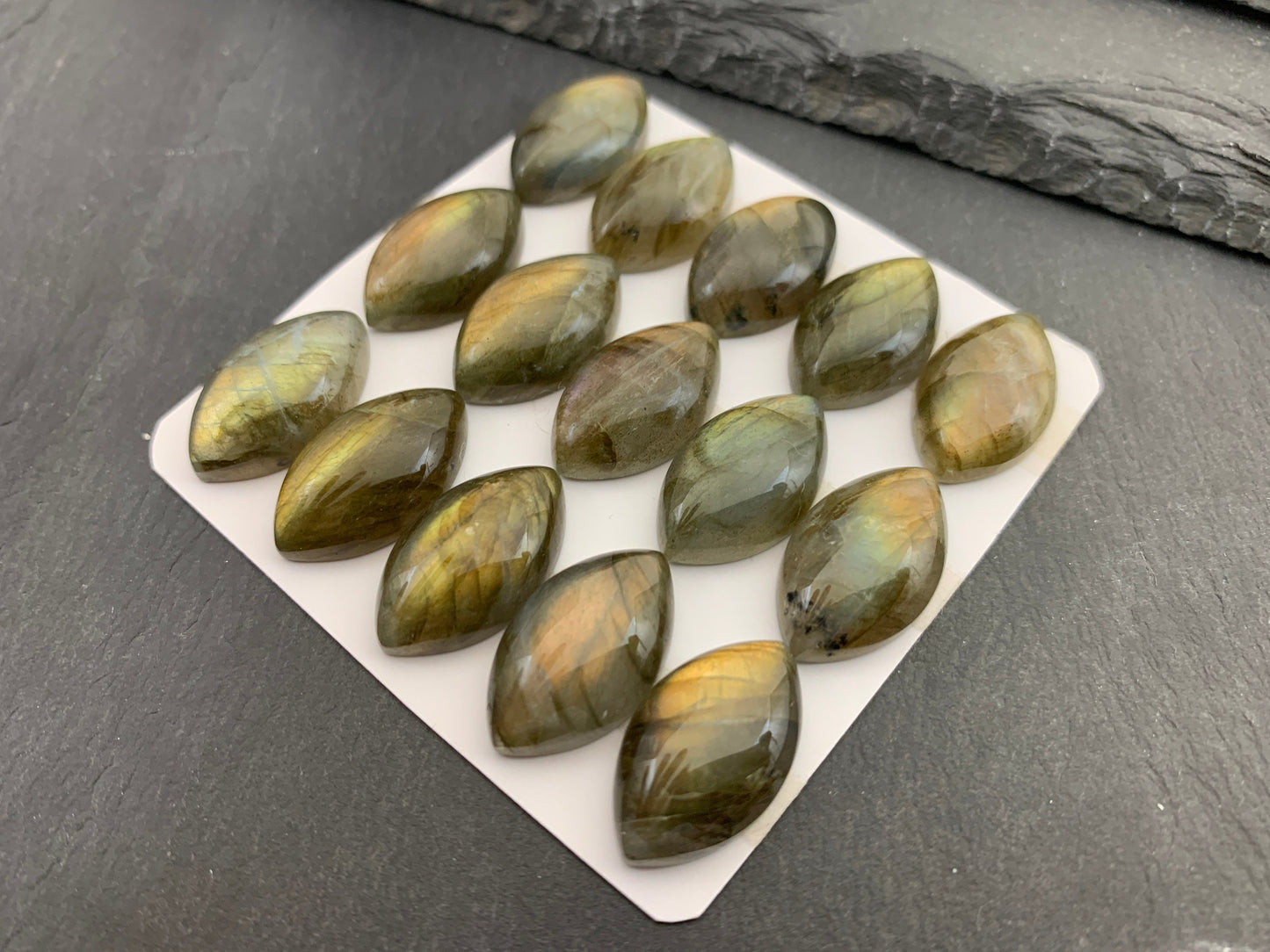 Labradorite marquise  12x20mm cabochon - Calibrated Cabochons