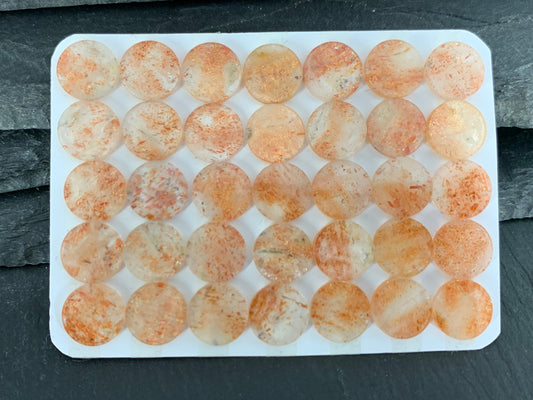 Flat Sunstone round 10mm cabochon - Calibrated cabochons