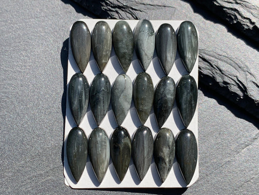 Eagle Eye pear 8x20mm cabochon -  Calibrated cabochons