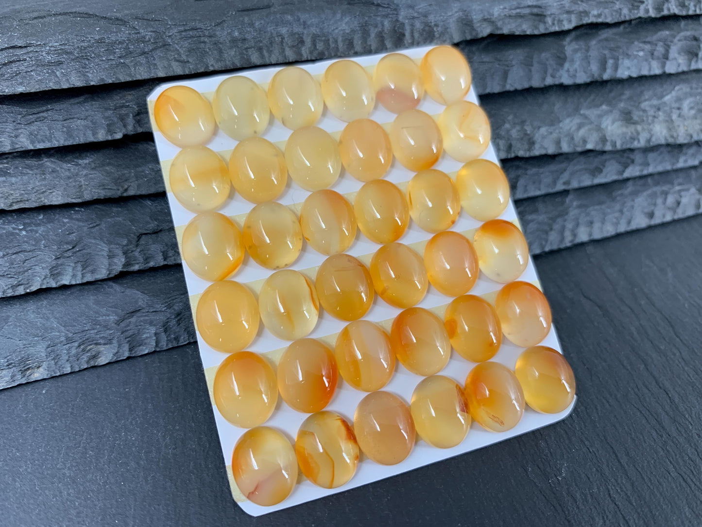 Carnelian oval 10x12mm cabochon - Calibrated cabochons