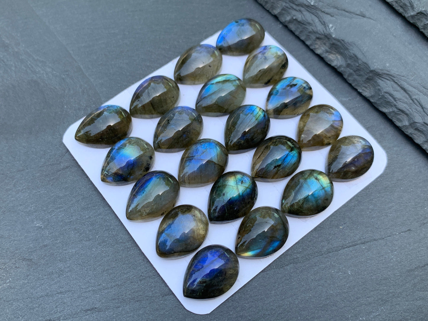 Labradorite pear 12x16mm cabochon - Calibrated Cabochons