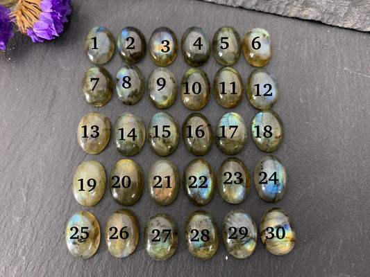 Labradorite oval 10x14mm cabochon