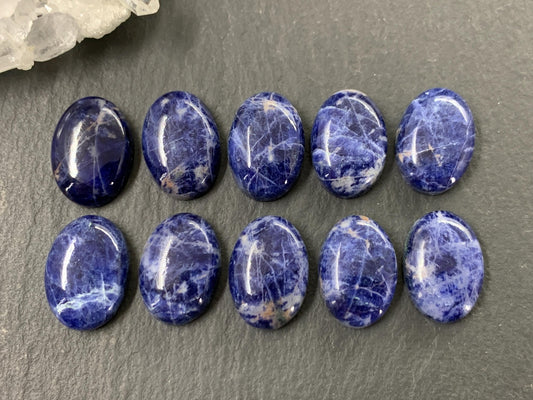 Sodalite oval 10x14mm cabochon