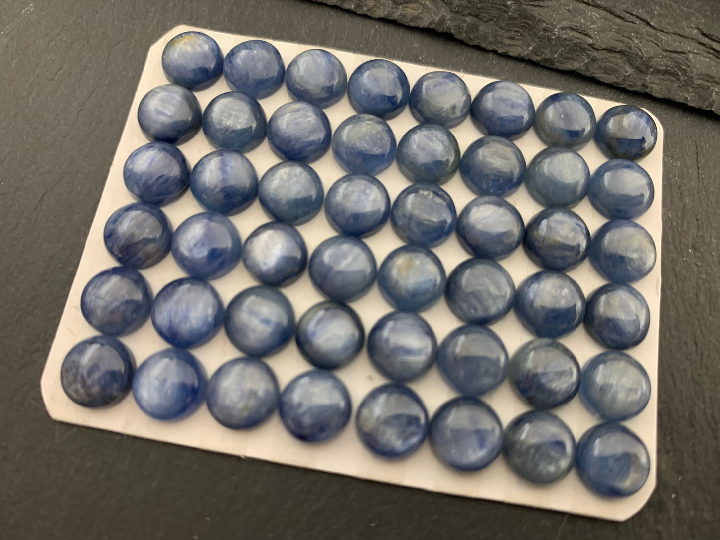 Kyanite round 8mm cabochon - Calibrated cabochons