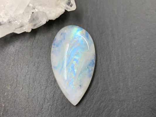Rainbow Moonstone pear 28x16x7mm cabochon