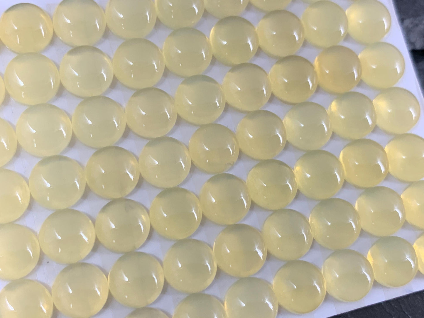 Yellow Opal round 8mm cabochon - Calibrated cabochons