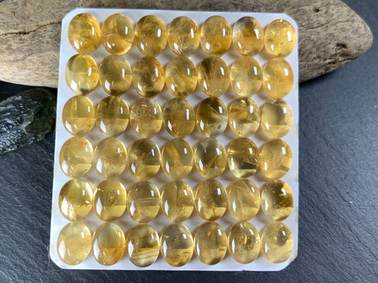 Citrine oval 8x10mm cabochon - Calibrated  cabochons