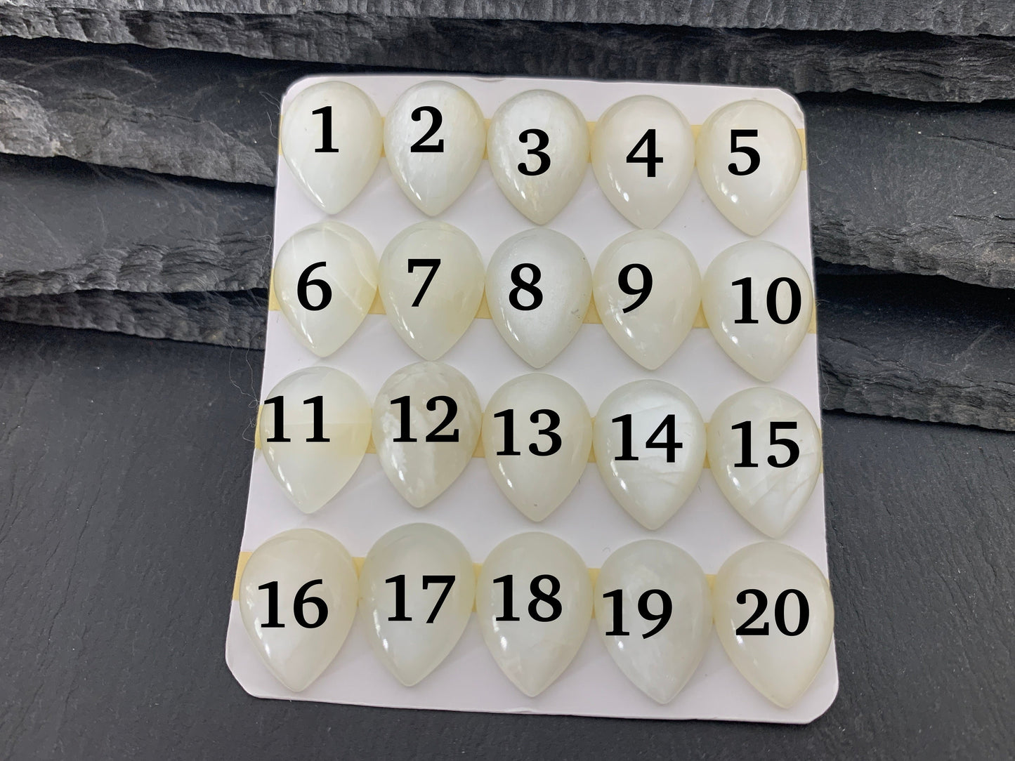 White MoonStone pear 15x20mm cabochon - Calibrated cabochons