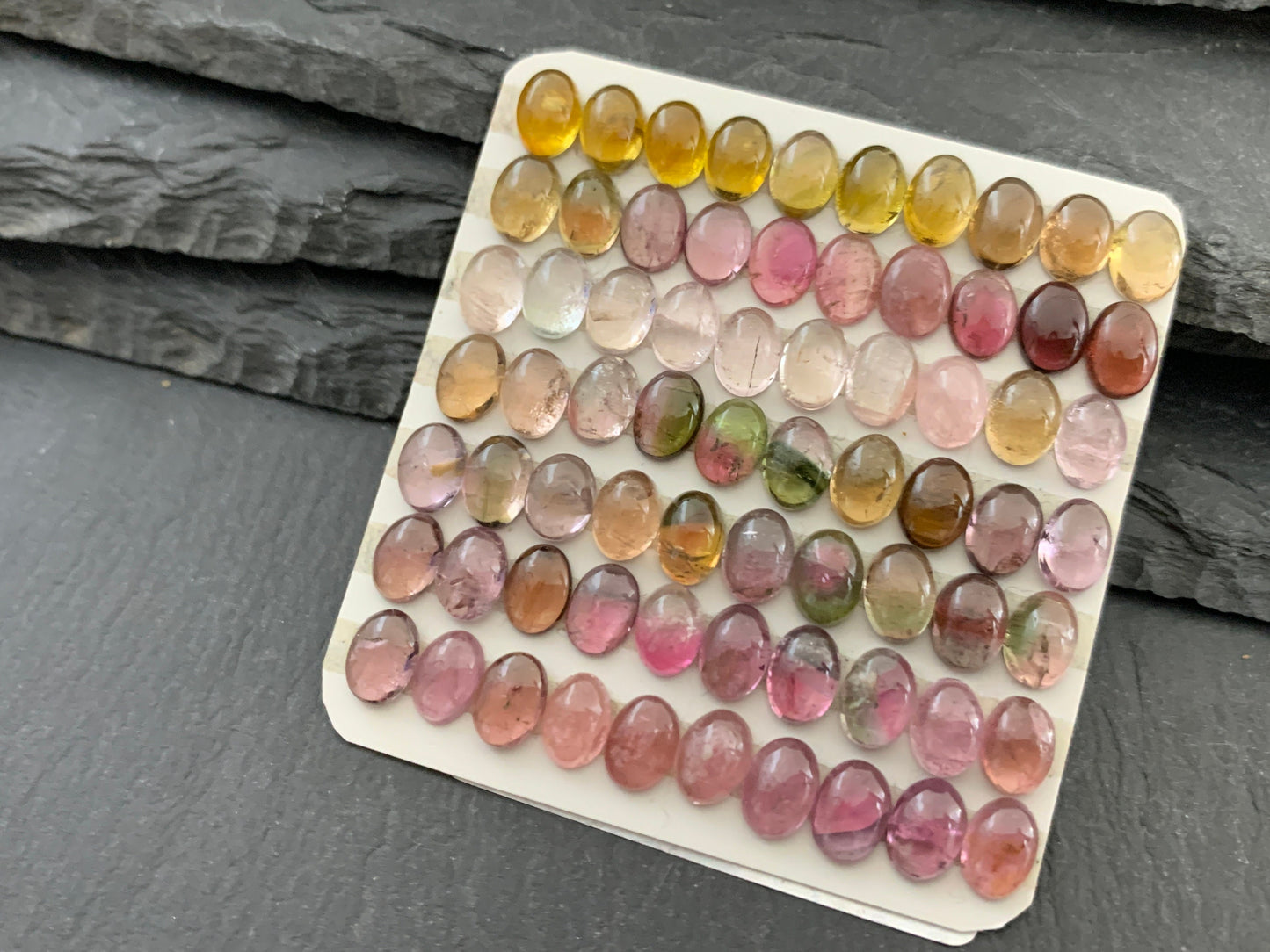 Tourmaline oval 5x7mm cabochon - Calibrated cabochons