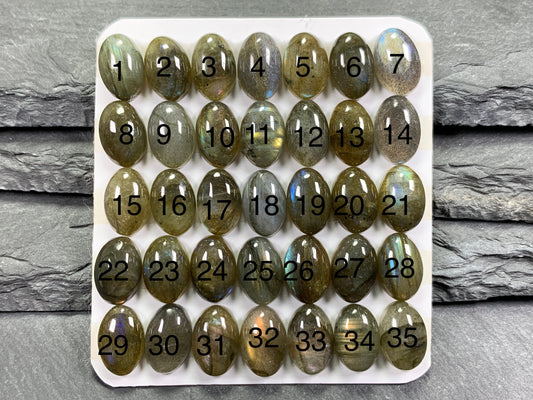 Labradorite oval 8x12mm cabochon - Calibrated cabochons