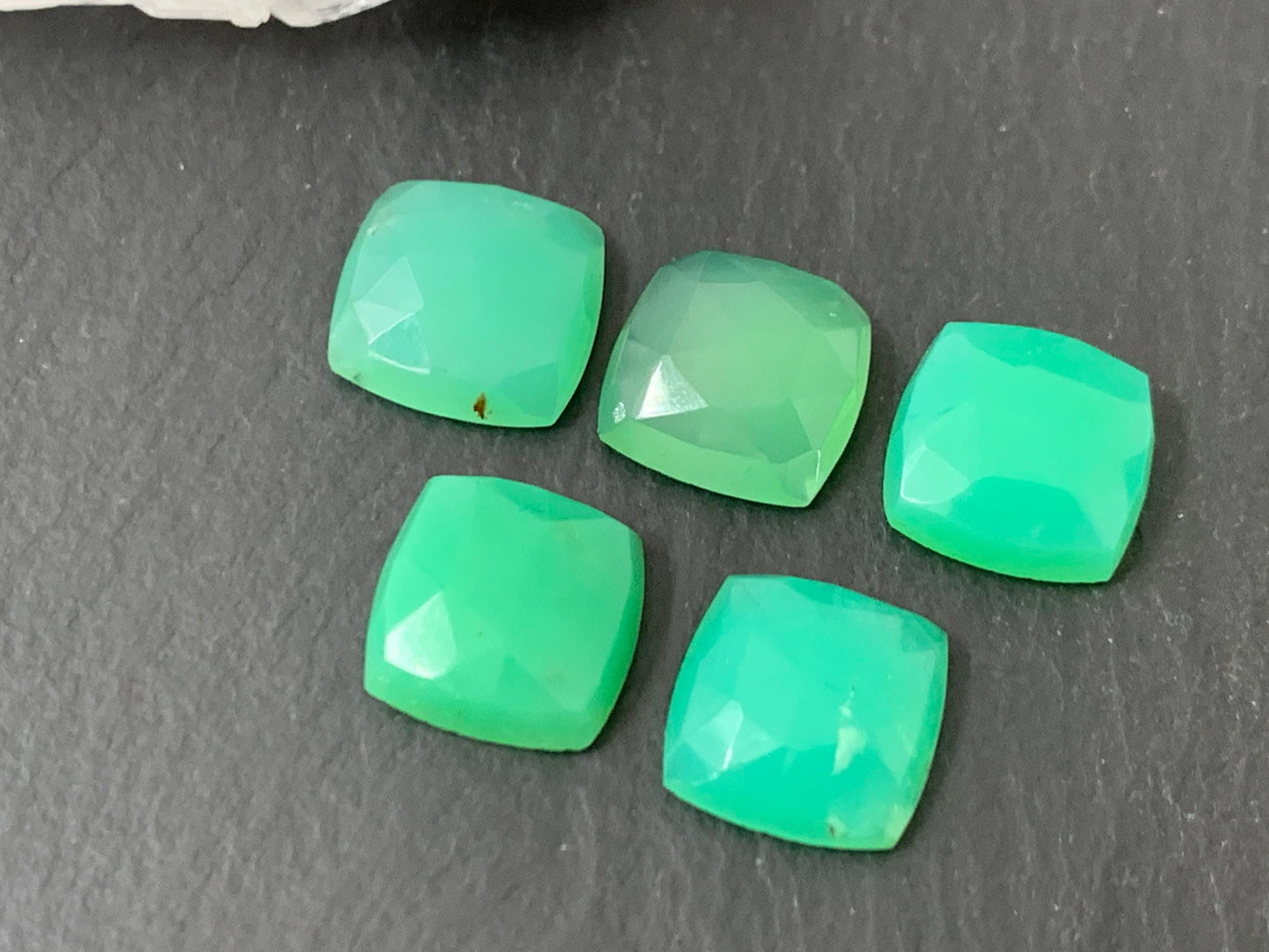 Faceted Chrysoprase Cabochon - Natural Green Gemstone 10mm Square Faceted Top
