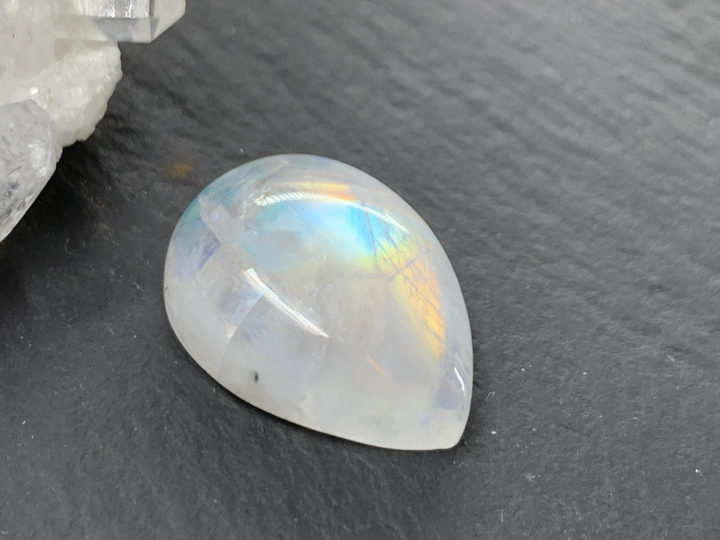 Rainbow Moonstone pear 19x14x7mm cabochon