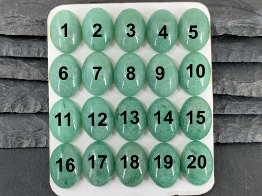 Green Aventurine oval 13x18mm cabochon - Calibrated cabochons