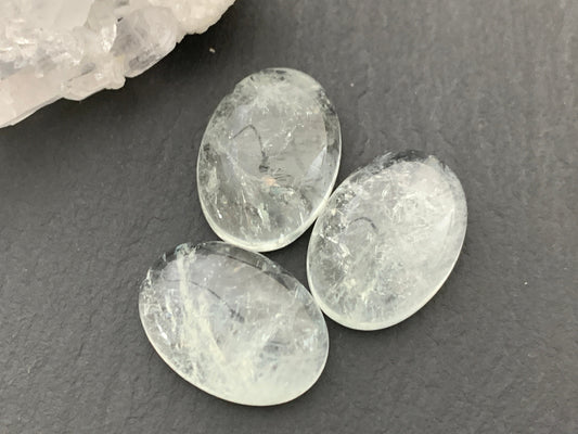Green Amethyst oval 13x18mm cabochon - Calibrated cabochons