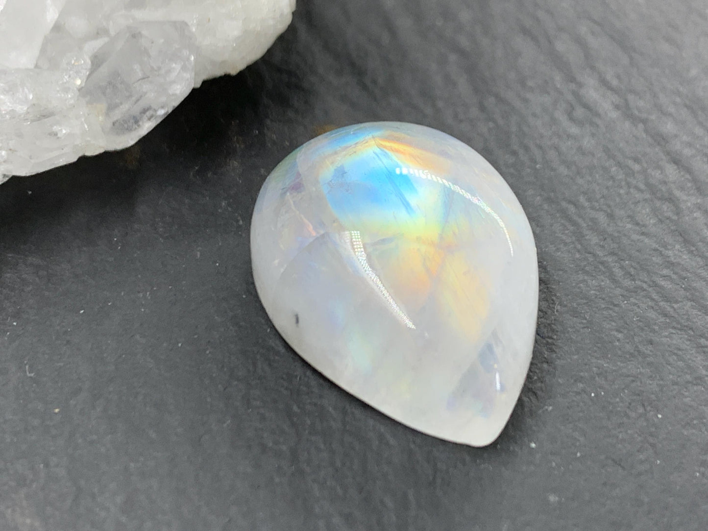 Rainbow Moonstone pear 19x14x7mm cabochon