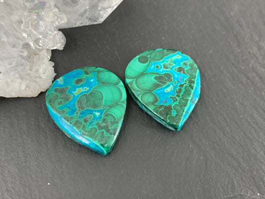 Malachite Chrysocolla pear 16x19x3.5mm cabochon pair