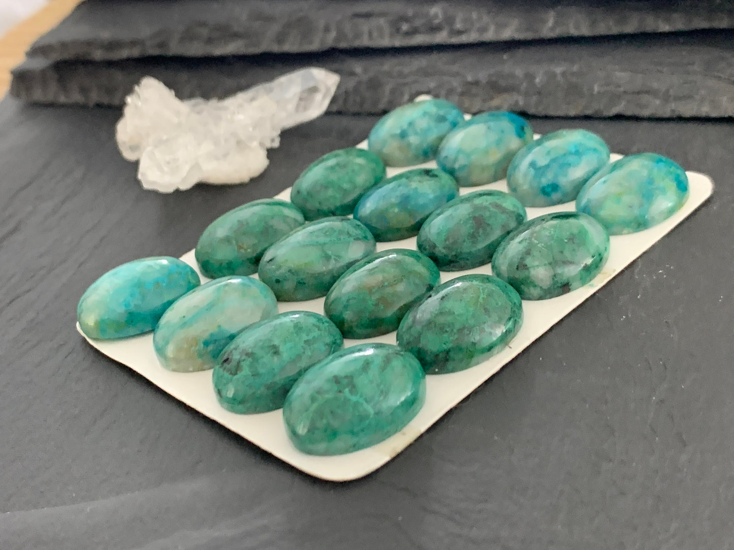 Opaline oval 15x20mm cabochon - Calibrated cabochons