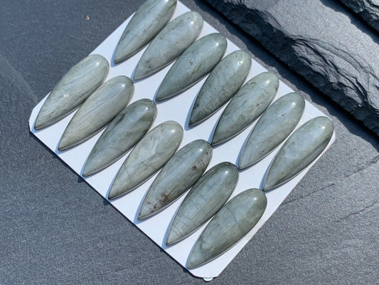 Eagle Eye pear 10x30mm cabochon - Calibrated cabochons