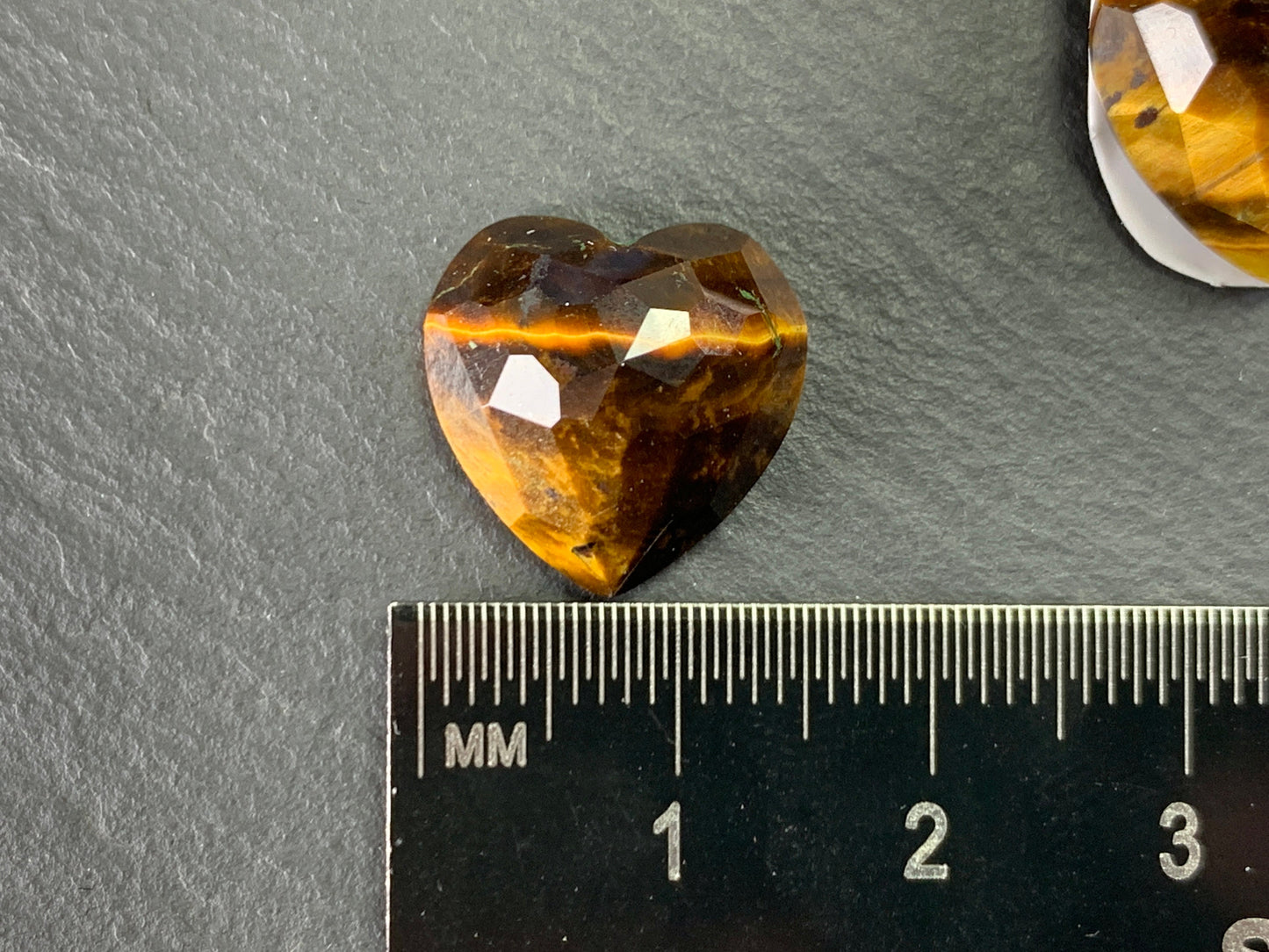 Faceted Tiger Eye heart 15mm cabochon - Calibrated cabochons