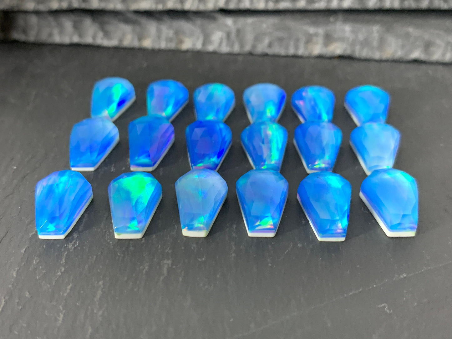 Faceted  Aurora Opal coffin 10x16mm cabochon - Doublet cabochons