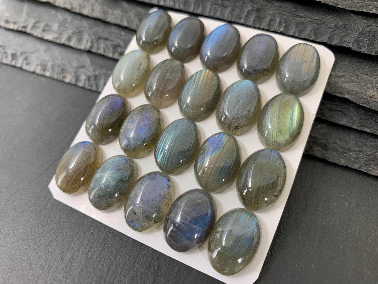 Labradorite oval 13x18mm cabochon - Calibrated cabochons