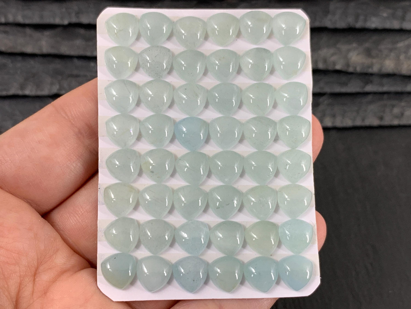 Aquamarine curved triangle 8mm cabochon - Calibrated cabochons