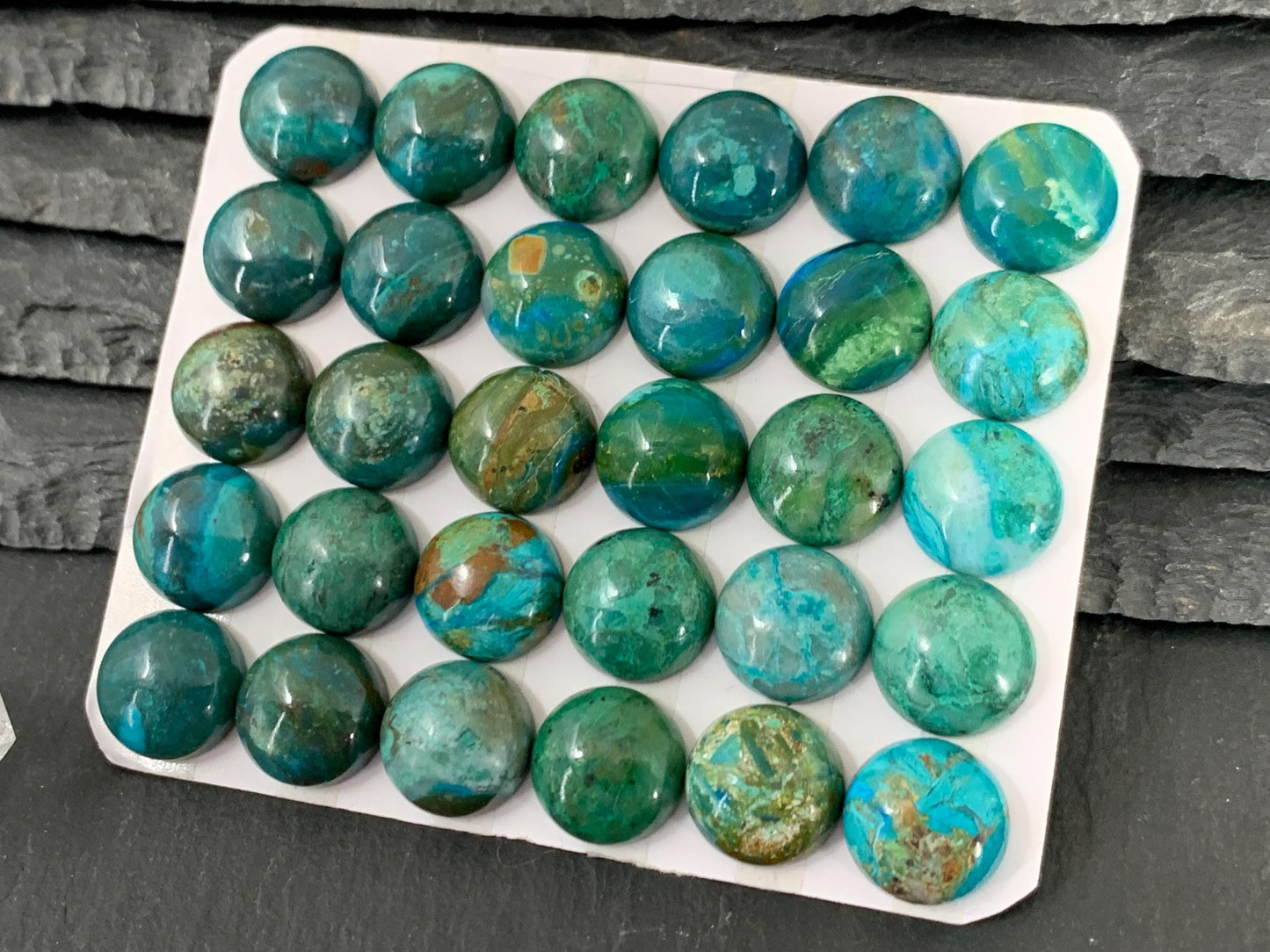 Opaline round 12mm cabochon- Calibrated cabochons