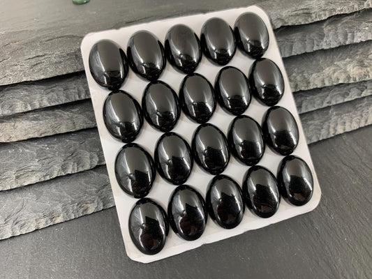 Black Spinel oval 13x18mm cabochon - Calibrated cabochons