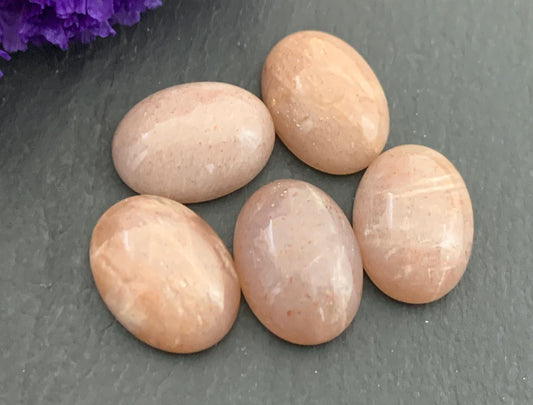 Pink Moonstone oval 12x16mm Cabochon - Calibrated cabochons