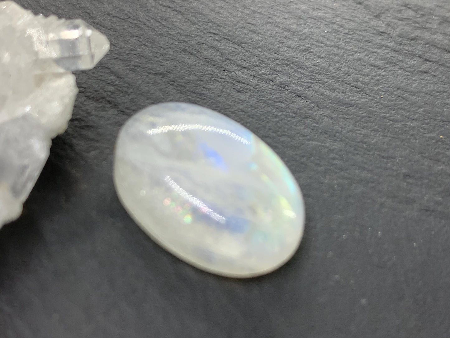 Rainbow Moonstone oval 19x13x7mm cabochon