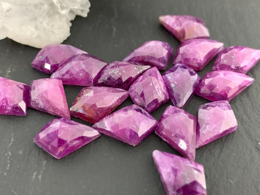 Discounted Damaged Faceted Sapphire kite 8x12mm cabochon. Lot of 18 pieces